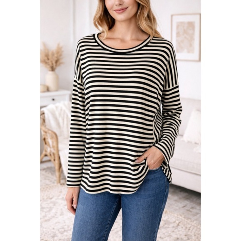 Black White Striped Long‎ Sleeve Top Relaxed Fit Casual Minimalist